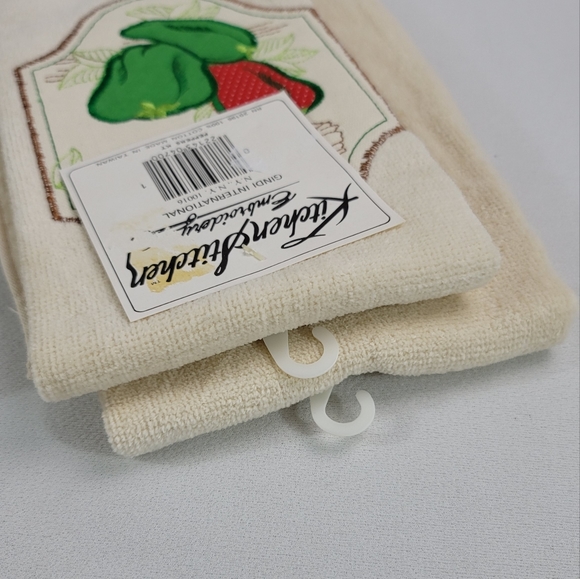 (2) Vtg Kitchen Stitchin Embroidery Peppers Kitchen Towels - Picture 9 of 15